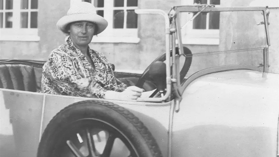 Queen Alexandrine in her Fiat 501