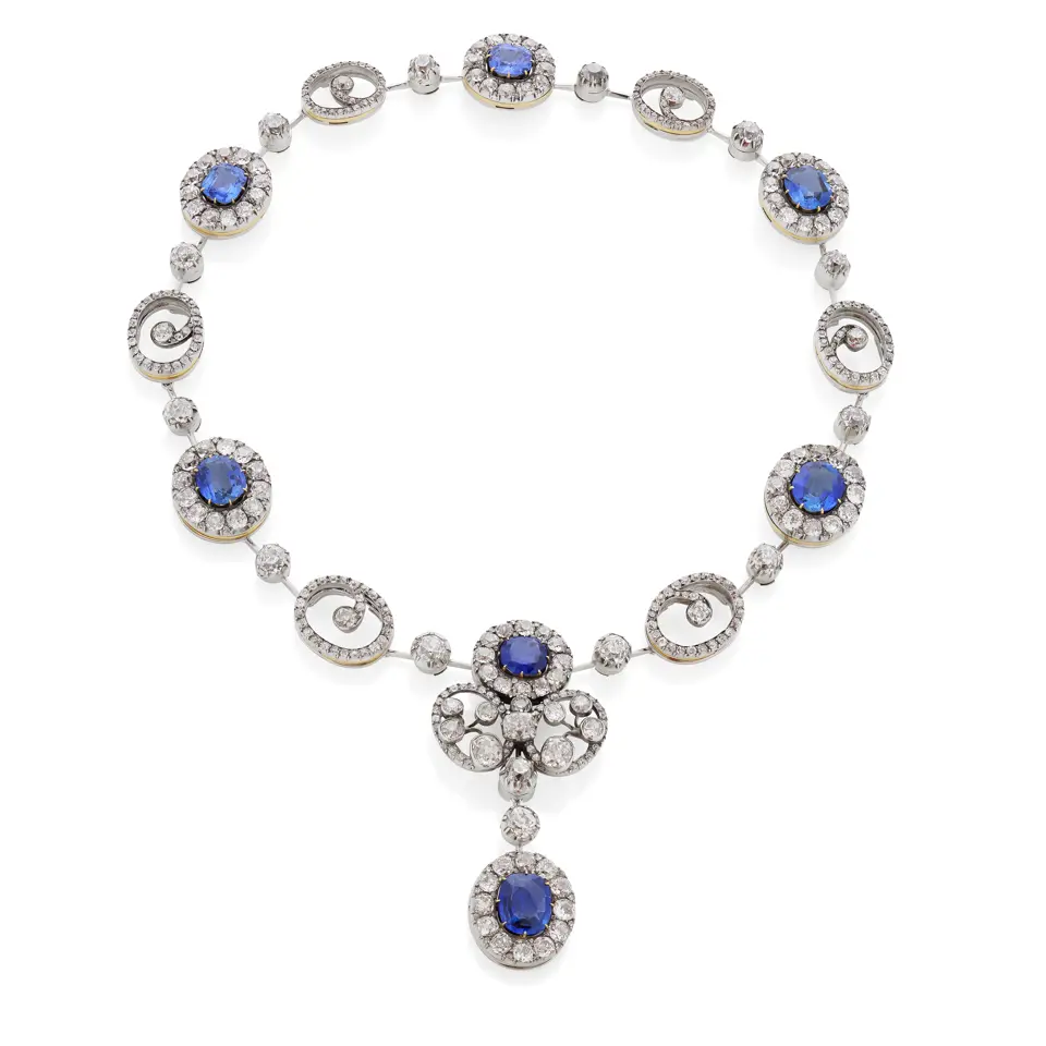 Safirsmykke som stort collier | Amalienborgmuseet